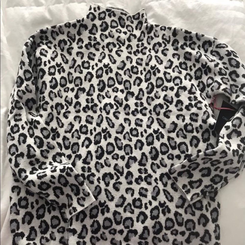 Mock neck sweater size S.